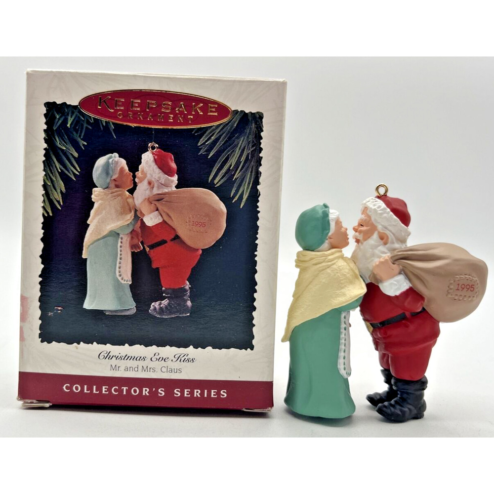 1995 Hallmark Christmas Eve Kiss Keepsake Ornament U67